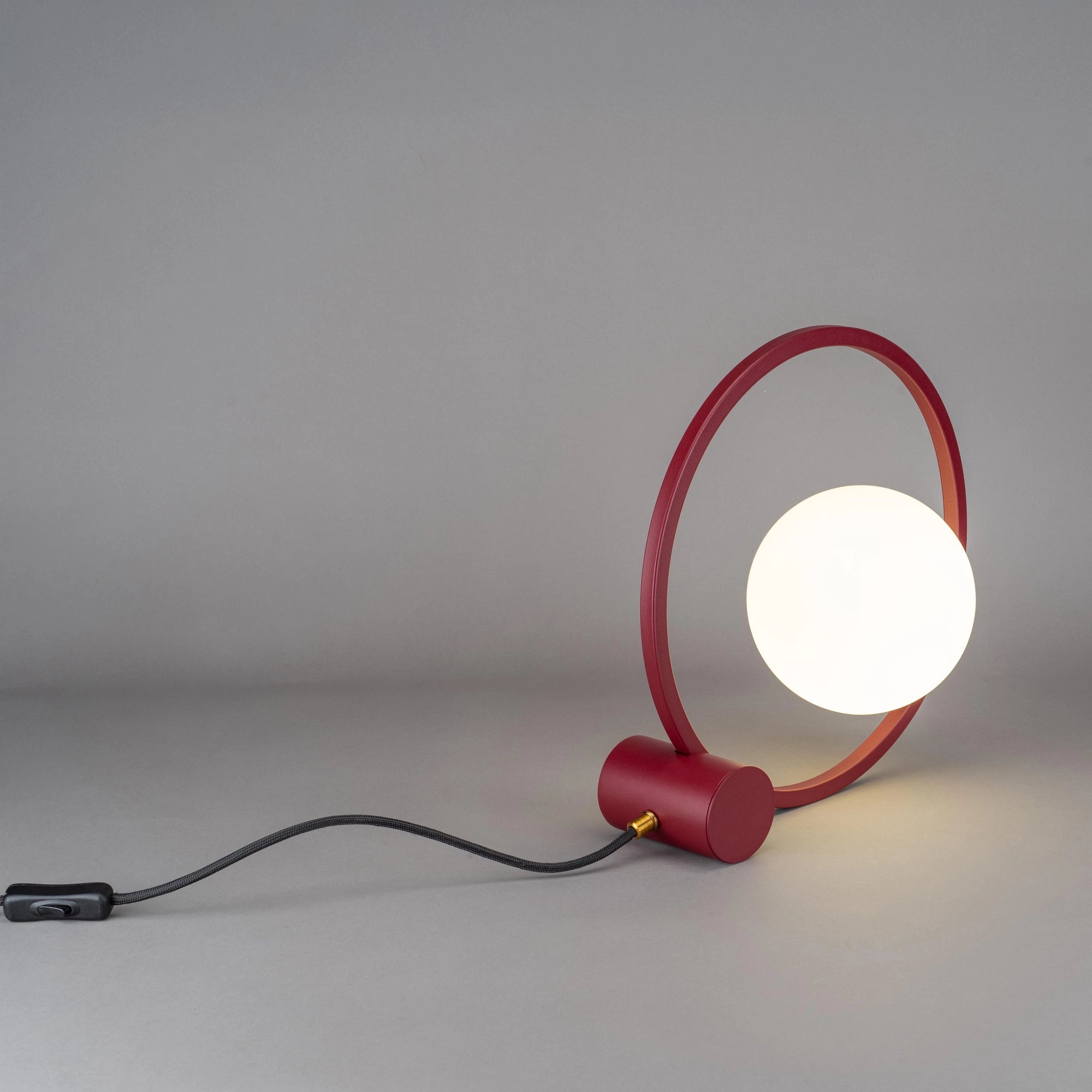 "Ring" desk lamp