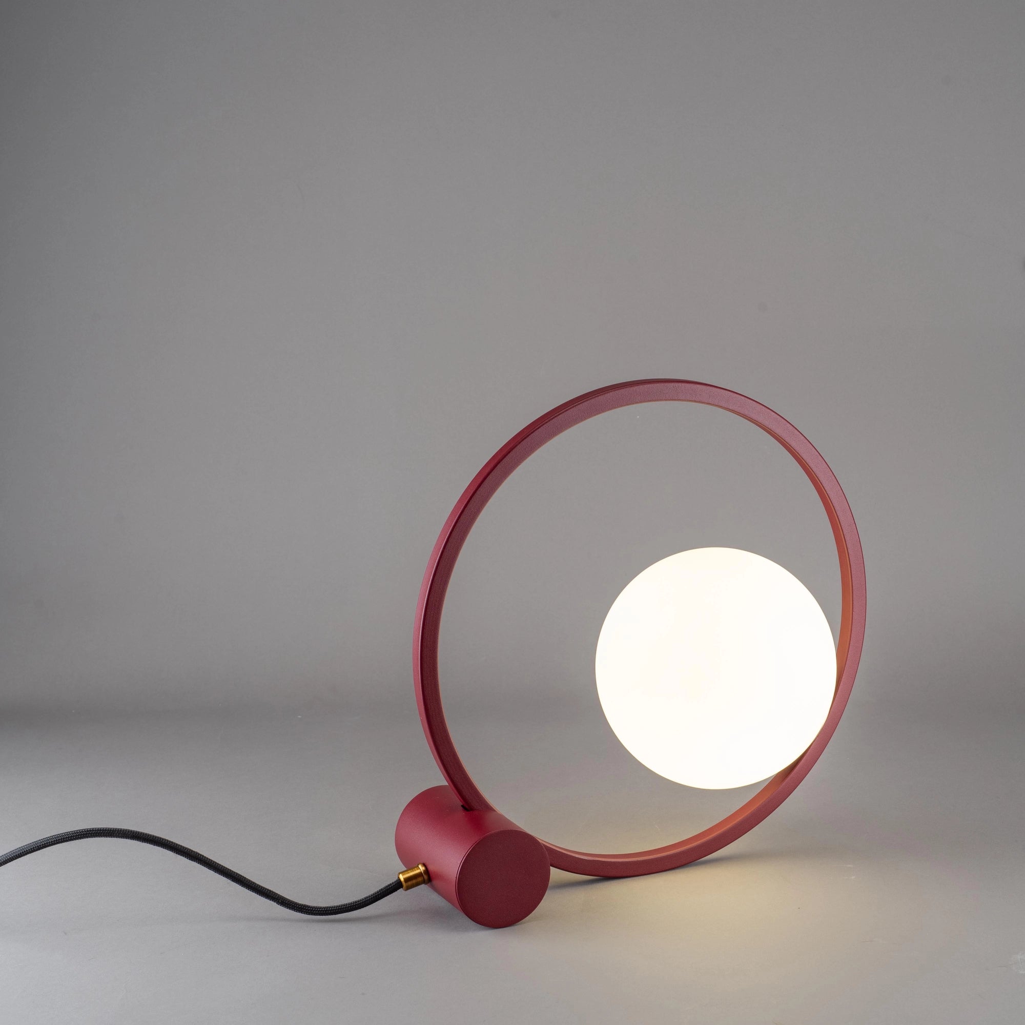 "Ring" desk lamp