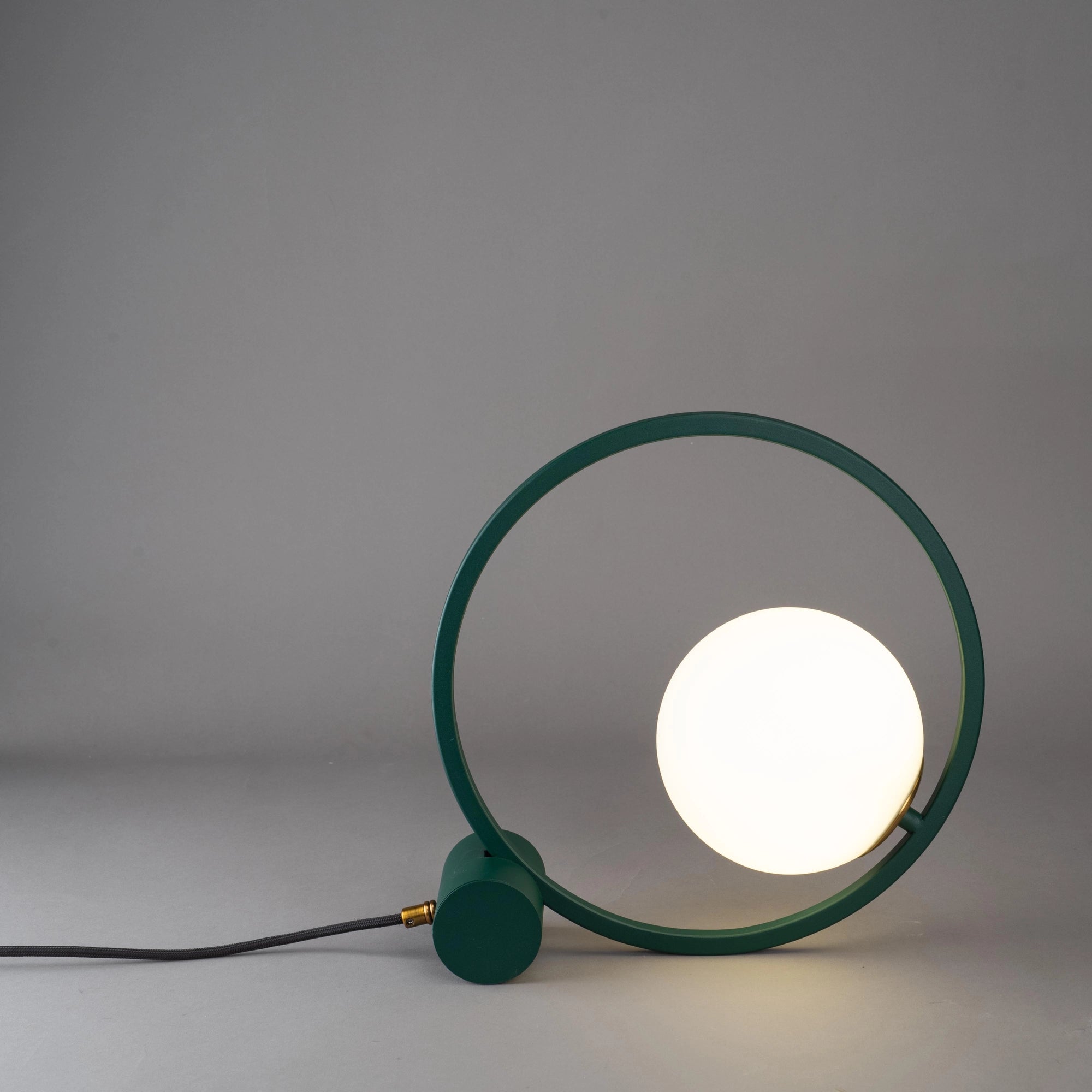 "Ring" desk lamp