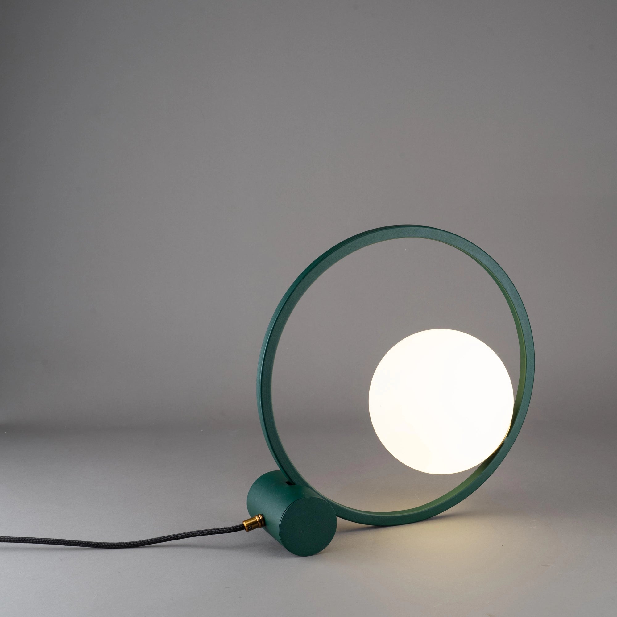 "Ring" desk lamp