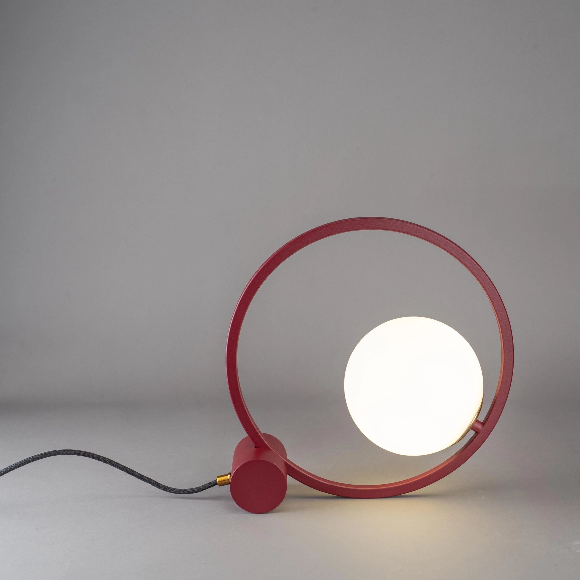 "Ring" desk lamp