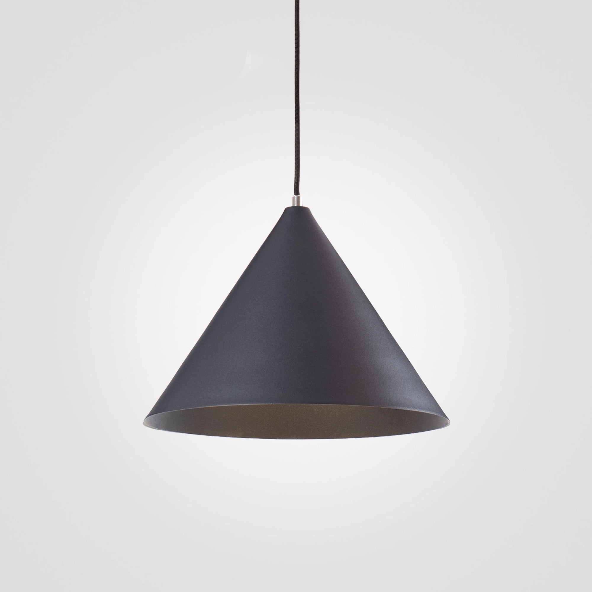 White Metal Pendant Lamp "Conus Marsala"