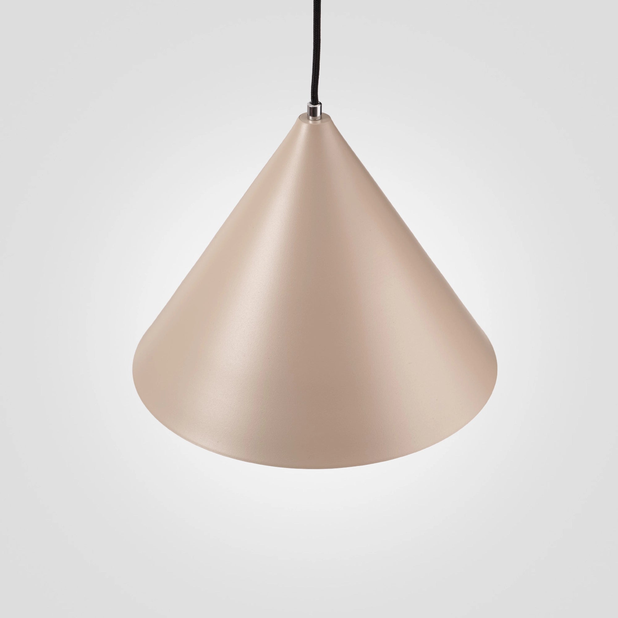 White Metal Pendant Lamp "Conus Marsala"